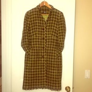 Beautiful knee length tweed coat.